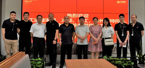 熱烈歡迎徐工道路、徐州派特的各位領(lǐng)導(dǎo)蒞臨我司指導(dǎo)工作